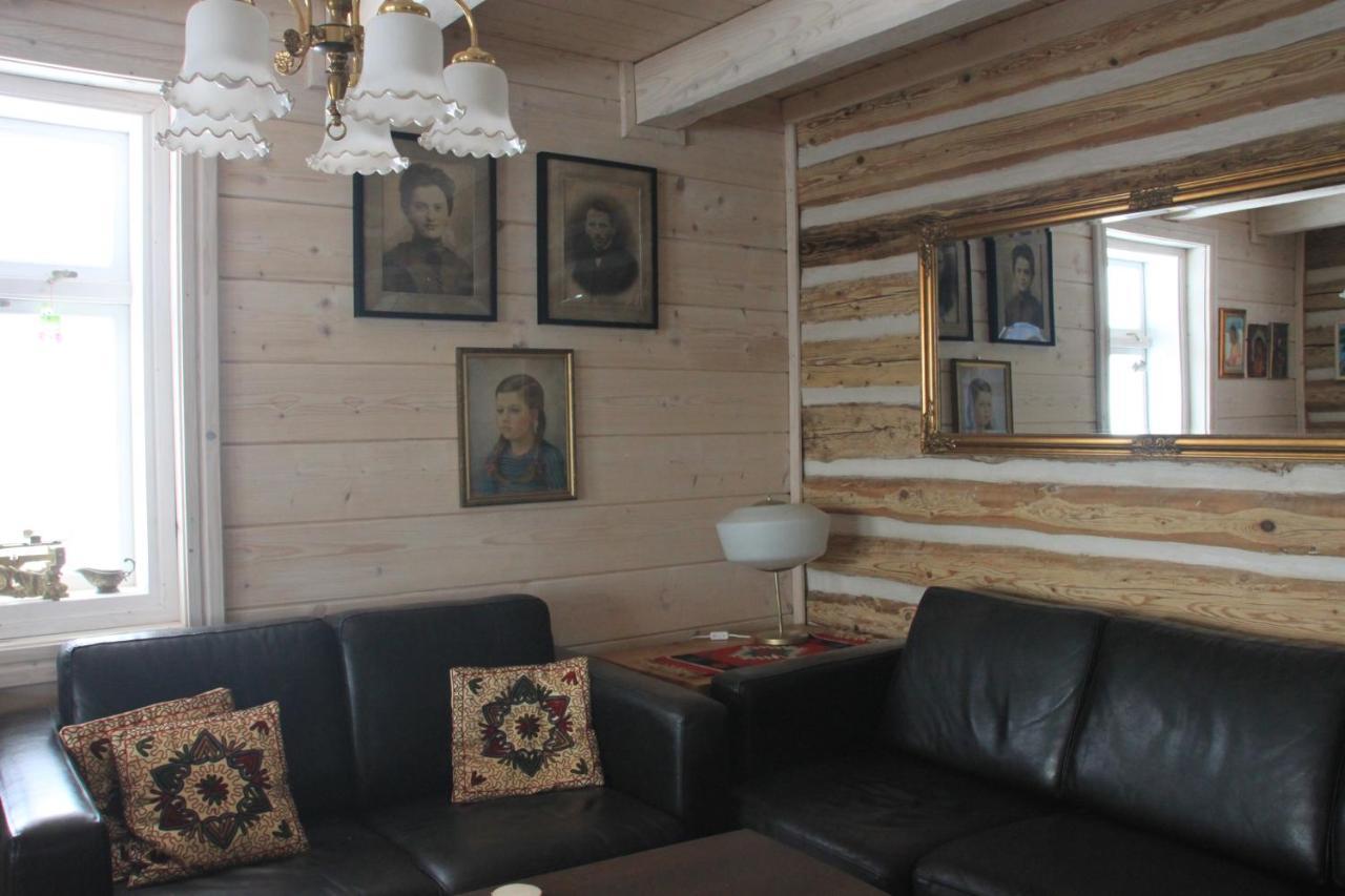 Utopia Dom Przy Winnicy Nowica Buitenkant foto
